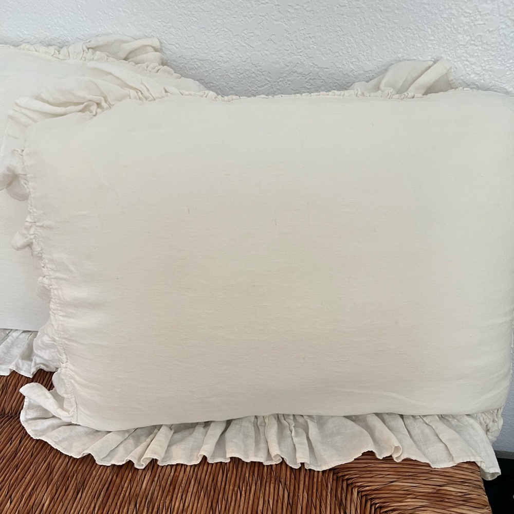 Linen pillow shams.